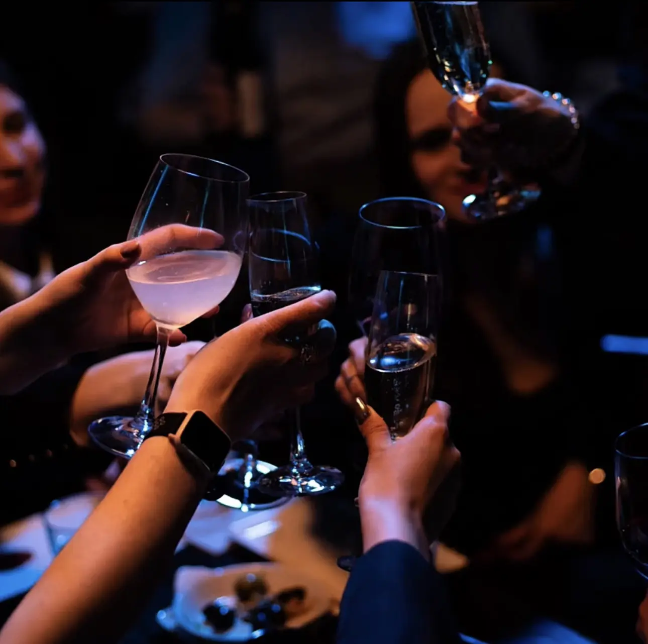 🥂 Есть повод собраться?
День рождения, семейный праздник, встреча друзей или корпоратив — в TORRO G