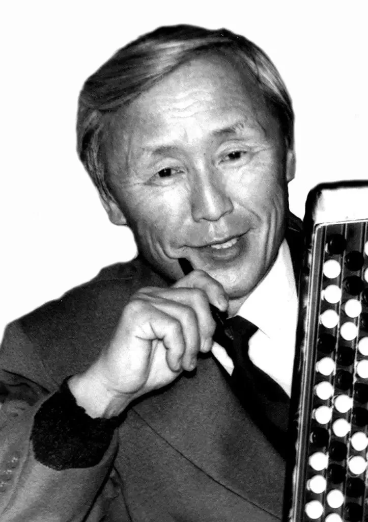 Автор гимна Нюрбинского района: к 85-летию Егора Михайловича Поликарпова

13 июня исполняется 85 лет