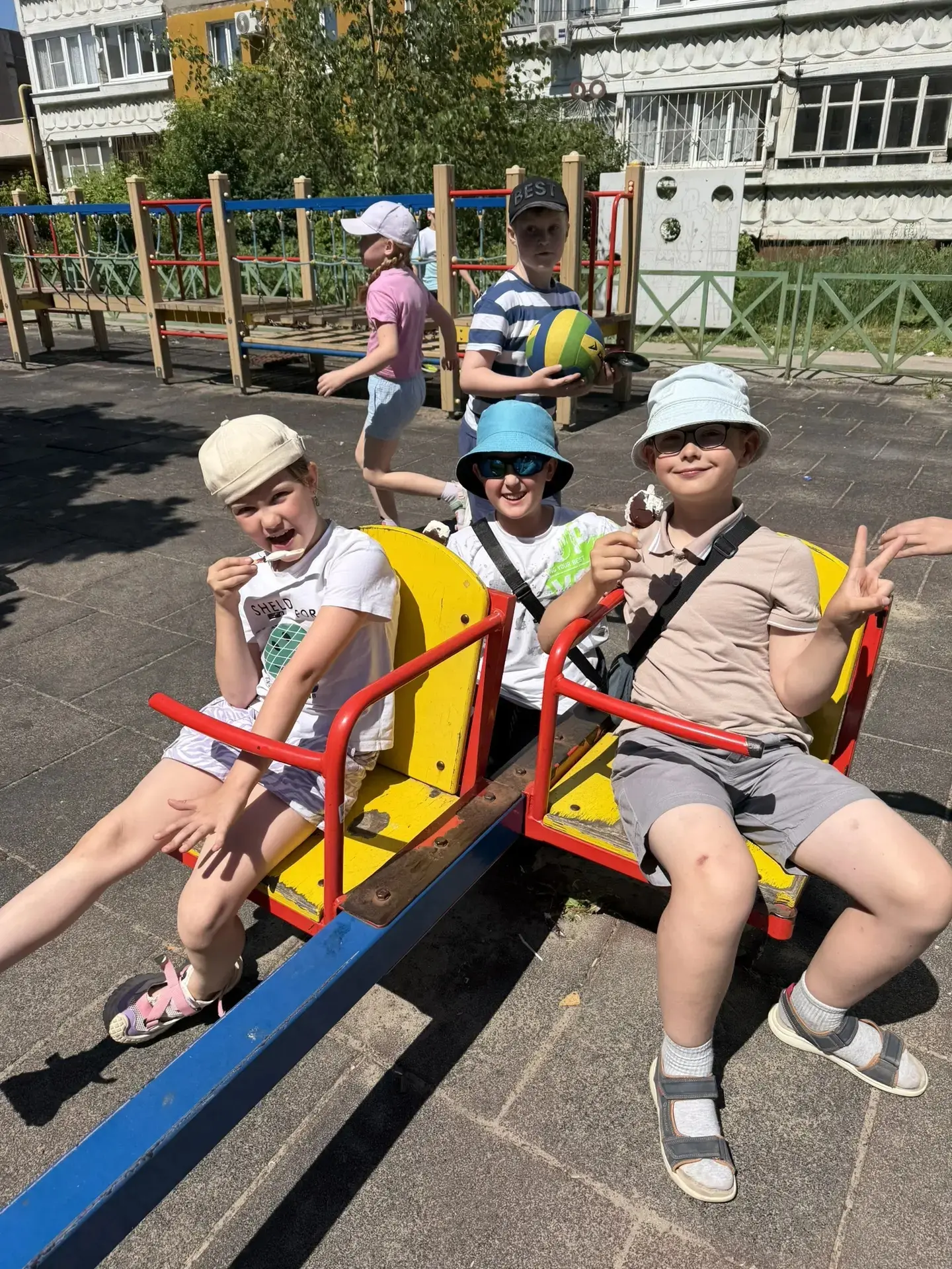 ☀️ГОРОД ДЕТСТВА☀️

🌞 Дневник лагеря: 10 июня🌞

🍮 Какой же замечательный и насыщенный день у нас в