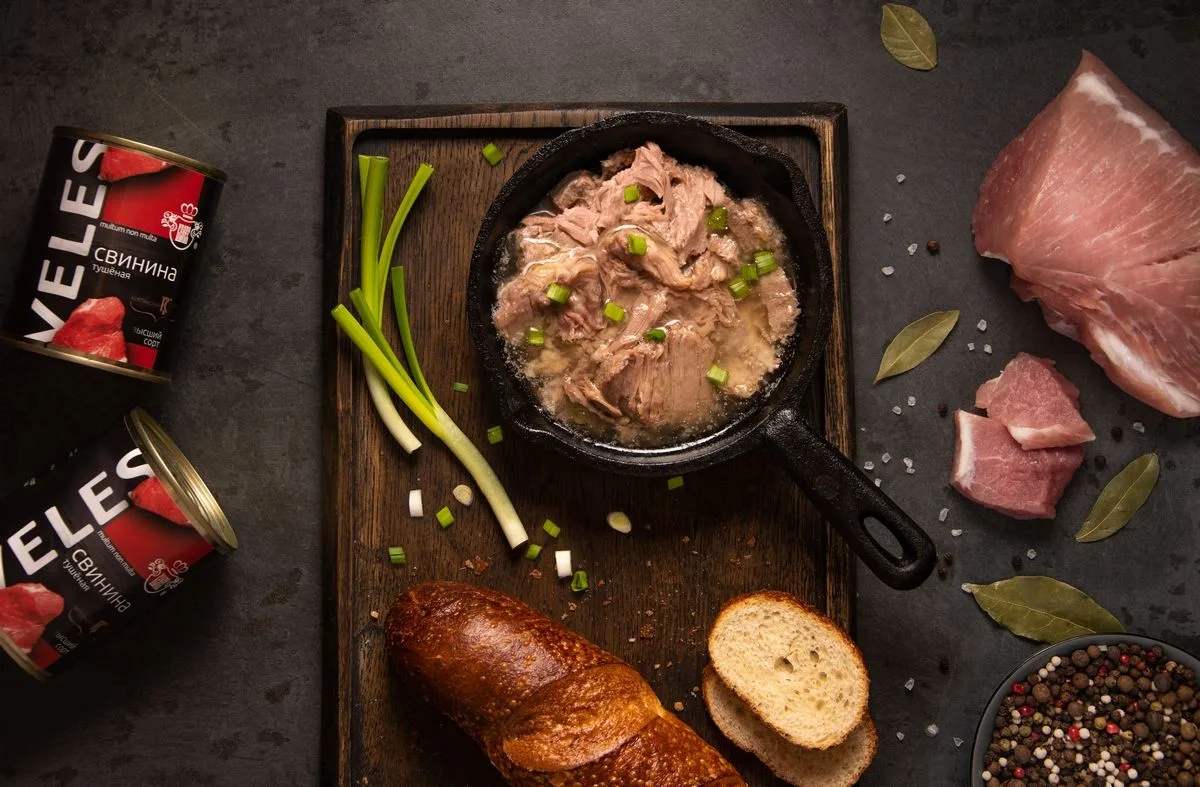 ОДНА БАНКА - СОТНИ БЛЮД
Сохраняйте рецепт вкусного соуса из свиной тушенки.  (дачный вариант на быст