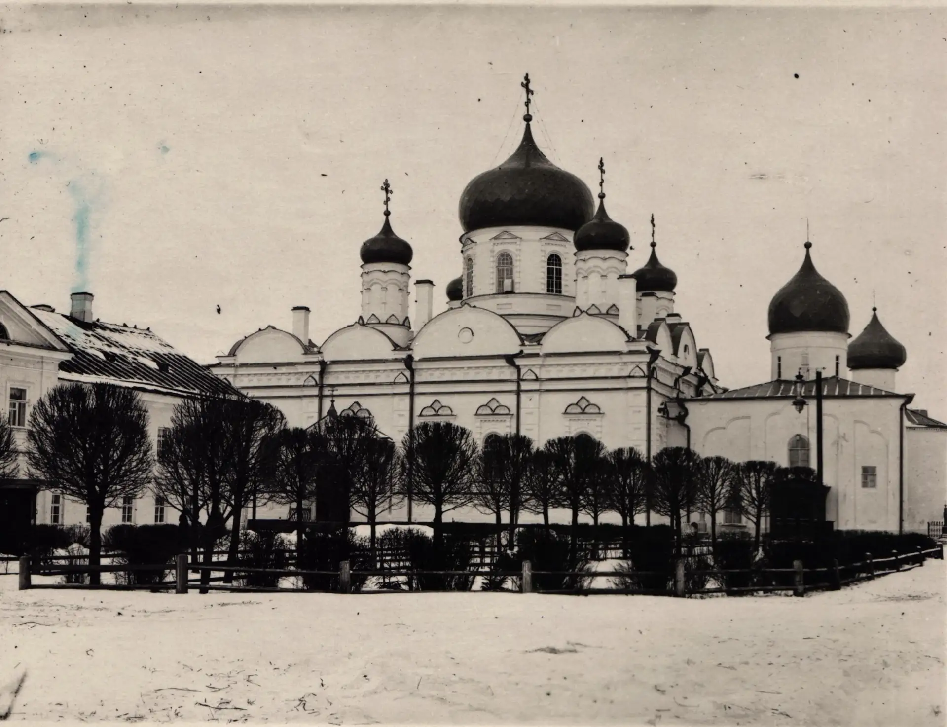 Фото Покровского собора Зверина монастыря 1911 г. (из архива ННРУ).