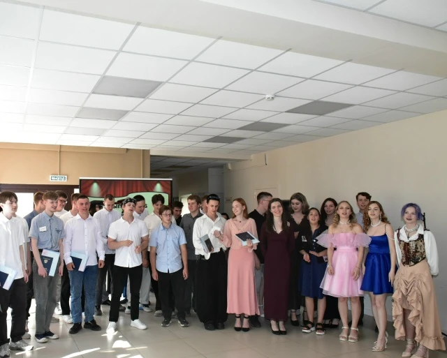🎓 Ура, выпускной! В добрый путь, выпускники ВХМК!

🎉Позади годы упорной учебы, бессонные ночи пере