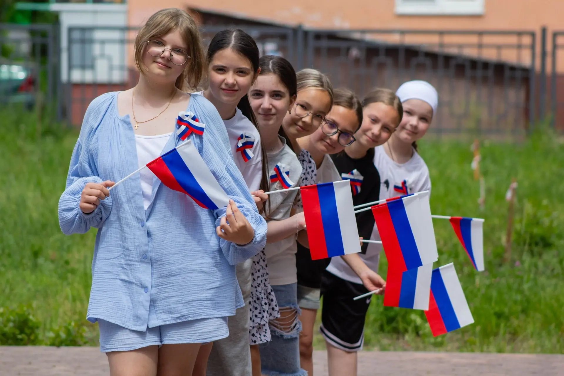 В образовательных учреждениях Липецка проходит череда патриотических мероприятий в честь Дня России 