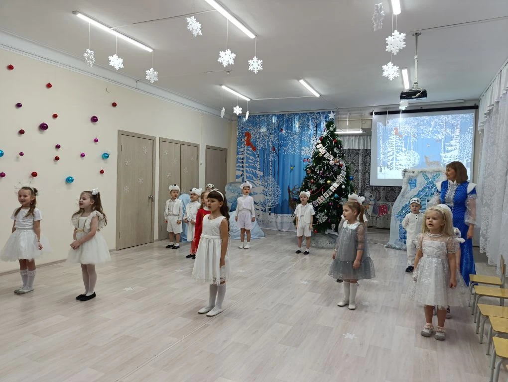 В детском саду прошел праздник – новогодний утренник в старшей группе! 
Ребята окунулись в атмосферу