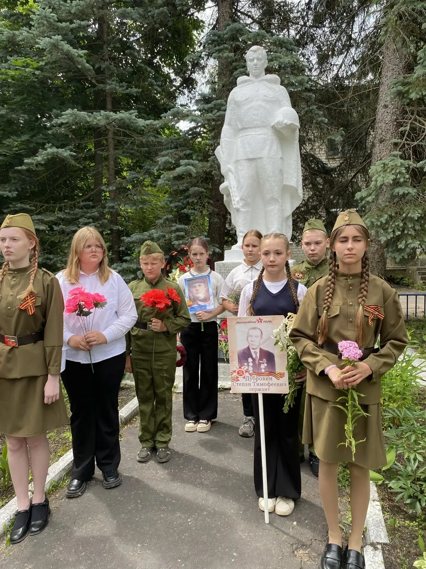 Сегодня 22 июня в День Памяти и Скорби, мы собрались у памятника Солдату, чтобы вспомнить о тех стра