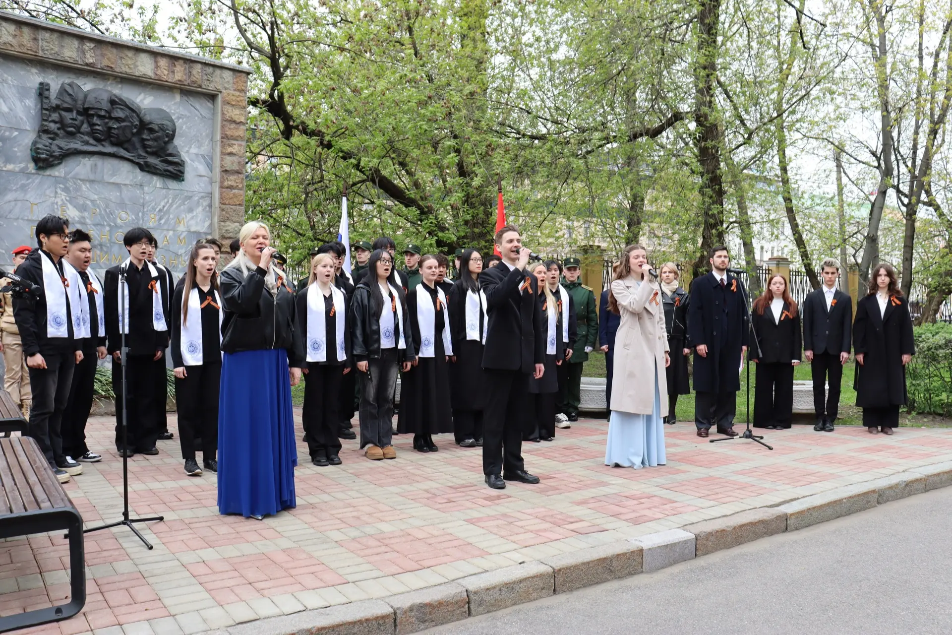 🎖️ С Днём Победы!

День Победы навсегда остаётся символом мужества, стойкости и памяти о подвиге на