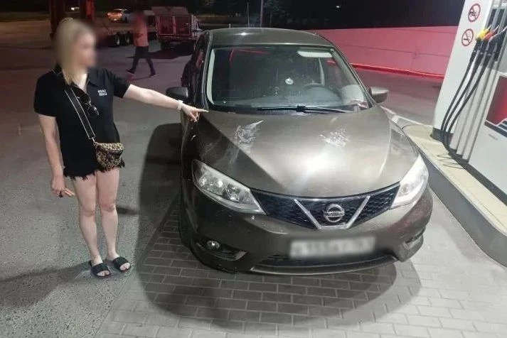 Житель Таганрога угнал незапертый Nissan Tiida с работающим двигателем

В Таганроге полицейские опер