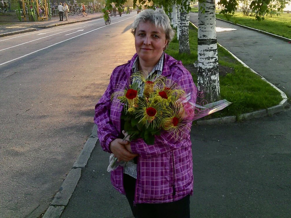 Дорогая наша и Уважаемая Елена Юрьевна! 
Поздравляем Вас с юбилеем!!🌸🌸🌸
Пусть отличная дата подар
