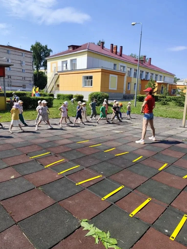 Наступило лето! 🌳🌻🌳
В летний период наши ребята проводят много времени на свежем воздухе 🌞
He ис