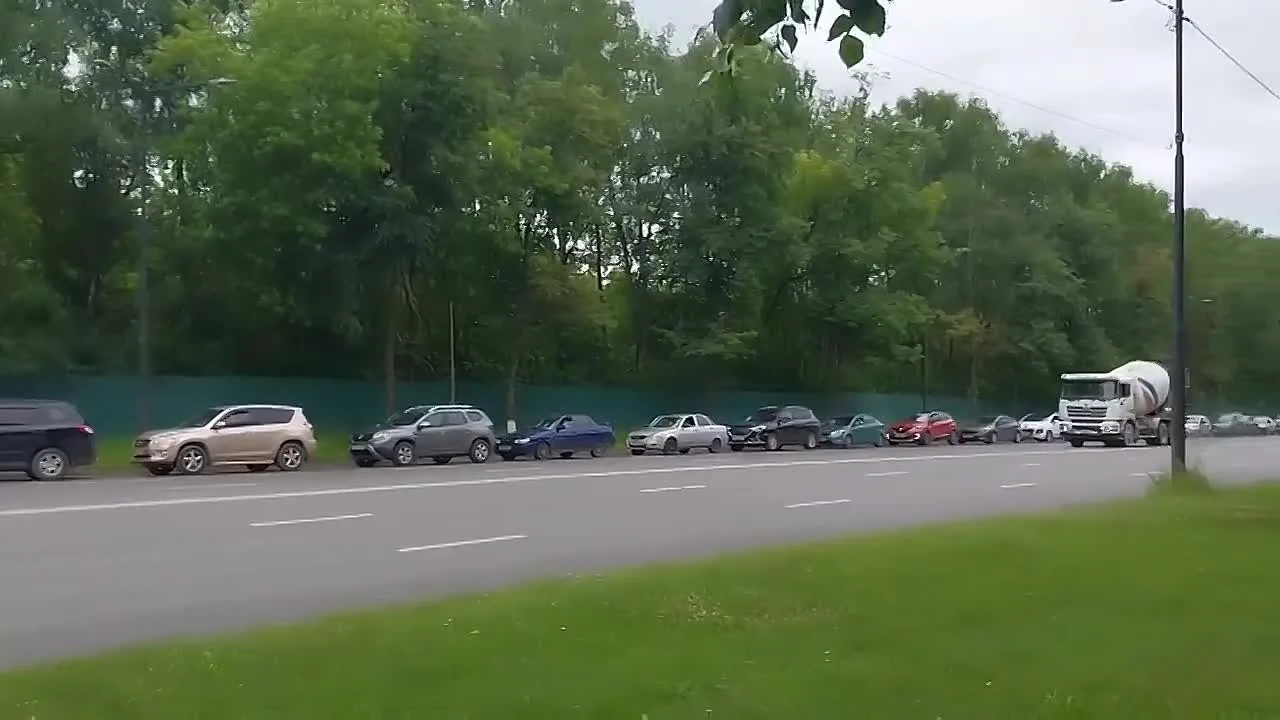 Куда все собрались? 😀

Видео: https://vk.ru/video-70011632_456254410