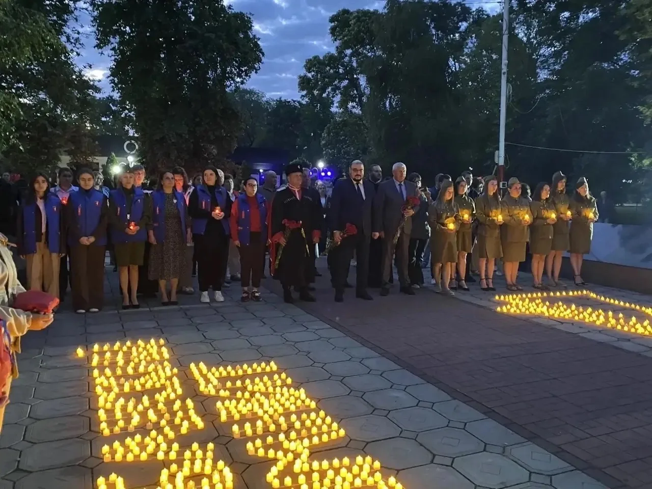 🕯️ 22 июня, 4:00 утра. Свеча памяти.

Сотрудники МОБУСОШ № 1 зажгли свечи в память о миллионах поги