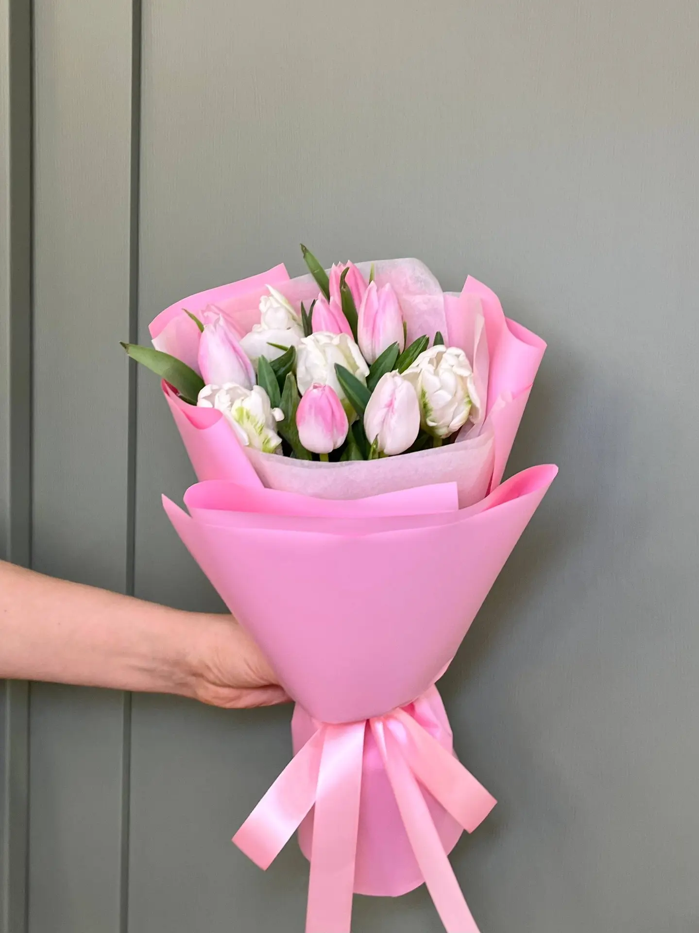 🌸 Нежность весны в каждом лепестке!

💐 Букет из тюльпанов — идеальный подарок для любого случая! Э
