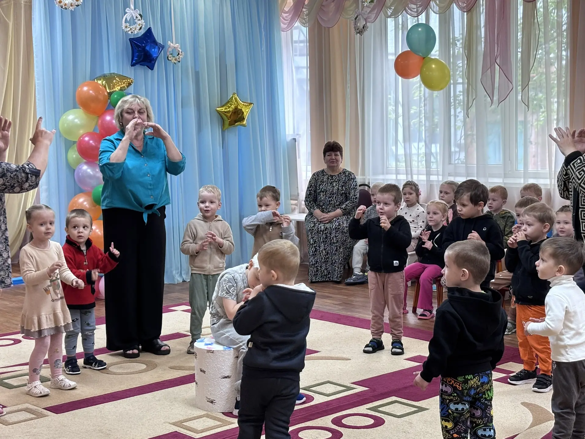 Было ярко, шумно и очень весело! 🎈

Вот и пролетел наш главный летний праздник — 1 июня! 🌞
Вчера в