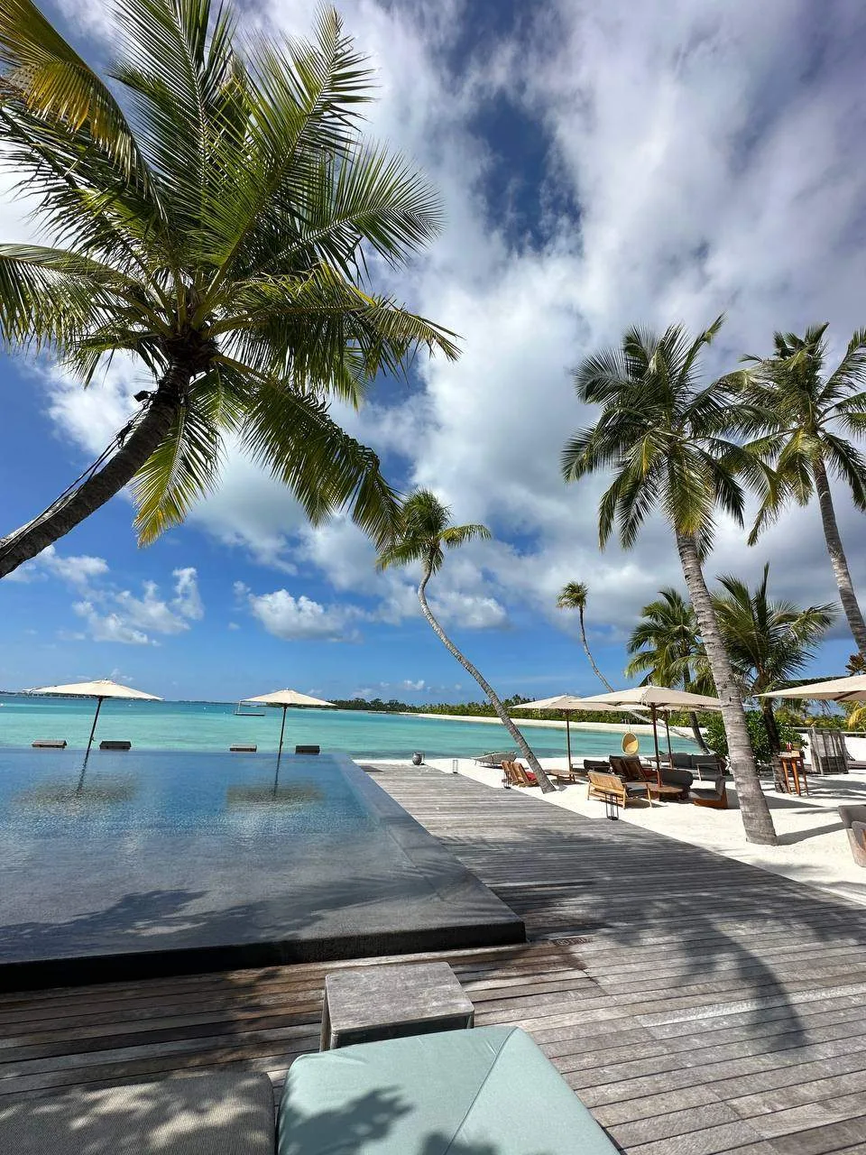 Мальдивы нового поколения

Отель с историей, философией и характером

Patina Maldives 5* — это не кл