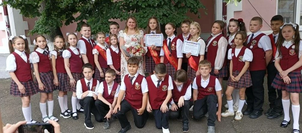 До свидания, начальная школа!
 
Не так давно в нашей гимназии прошёл праздник прощания с начальной ш