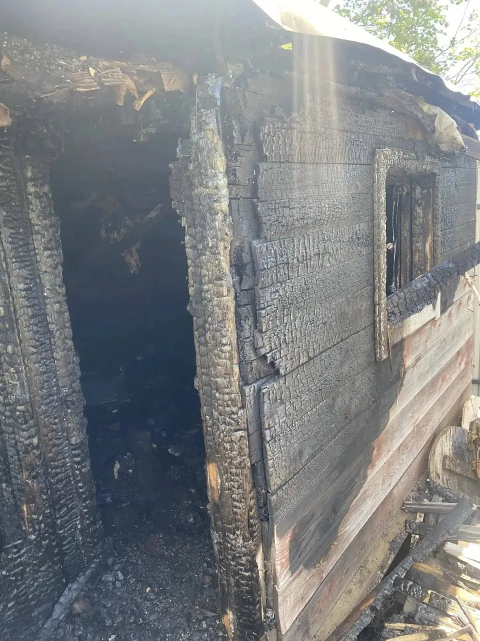 🔥В СНТ “Ягодка” в Анивском районе ночью сгорела баня

Пожар произошёл в Троицком на улице Малиновой
