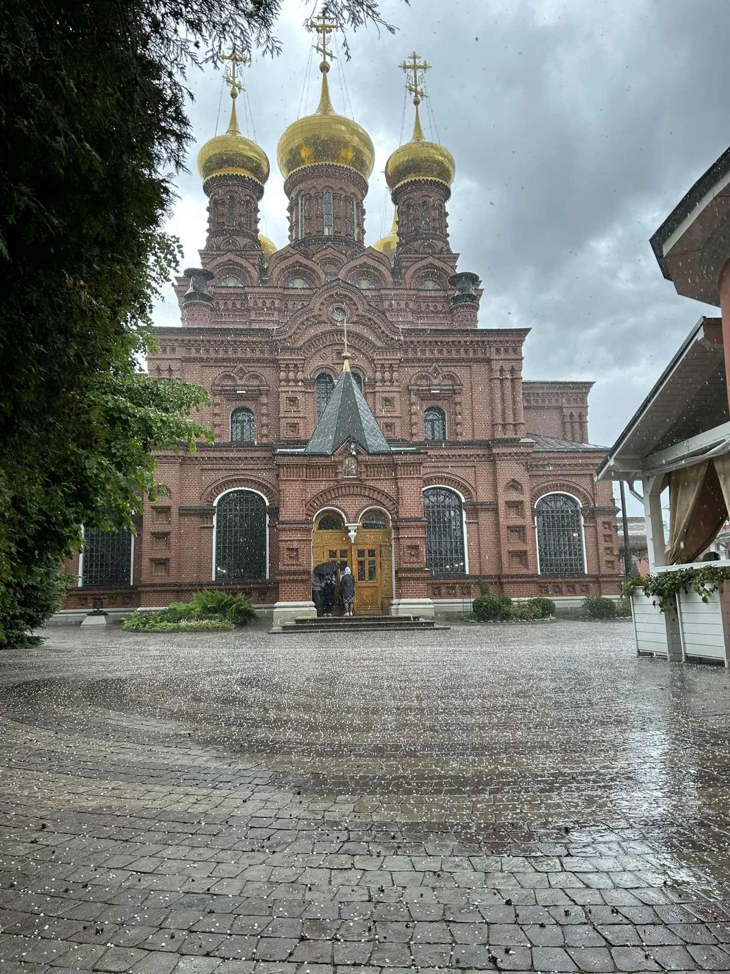 Иногда путь словно спрашивает нас: «Вы уверены, что вам туда надо?»

На подходе к Черниговскому скит
