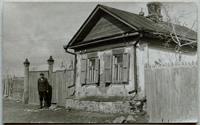 Урюпинск. Архив
Лащилин Борис Степанович - писатель-краевед, житель станицы Михайловской у своего до