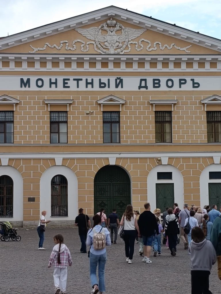 Открою расчетный счёт для ИП. 

Пусть будет дополнительным, на всякий случай 👌🏻

5000 ₽ на счёт ка