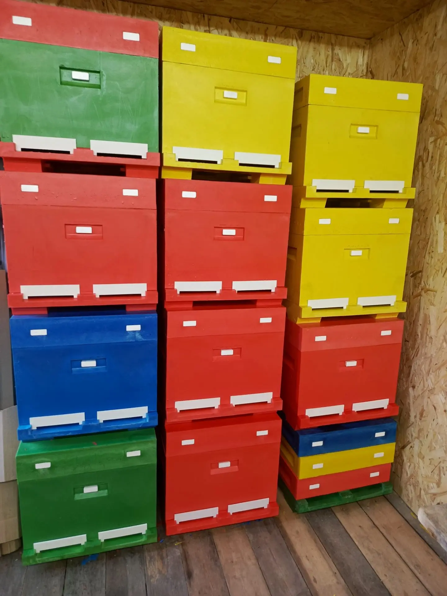 Продам 12 рамочные улья ППУ. Производство в Пермском крае. Есть самовывоз и доставка ТК. По вопросам