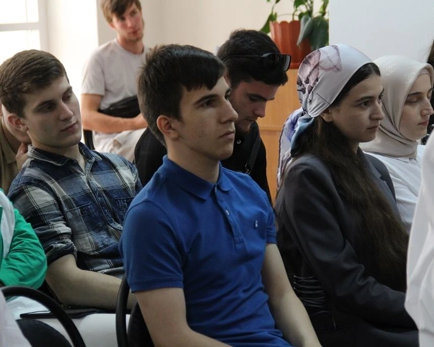 27 февраля в Карабулакской библиотеке провели беседу «Закон, по которому мы живем», посвященную  Дню