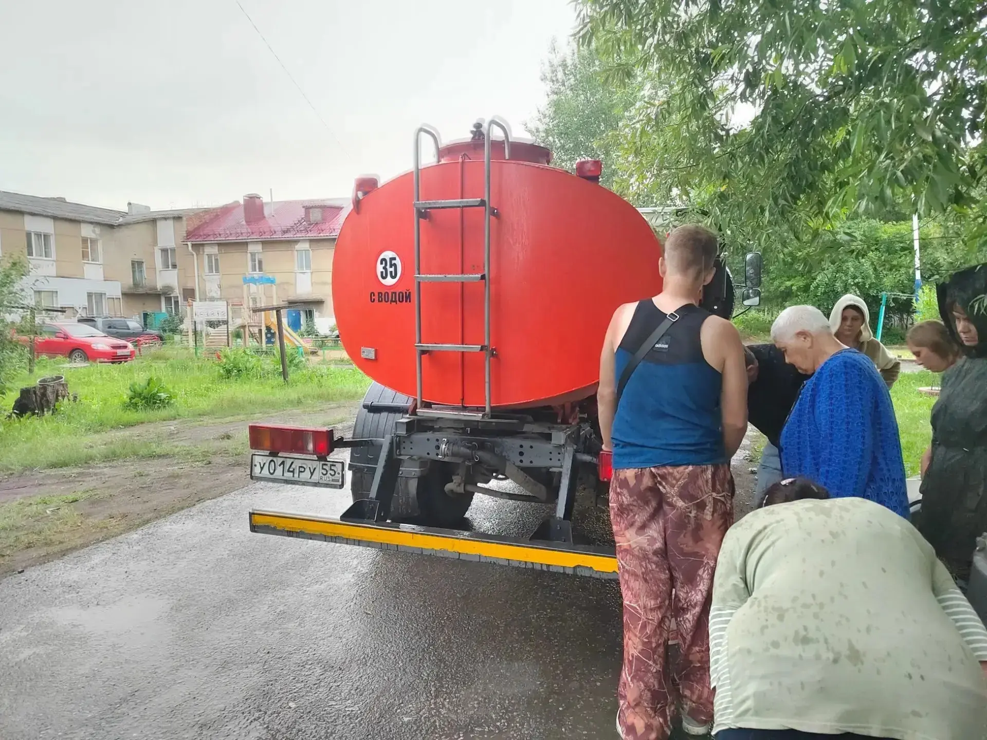 Продолжаются работы по восстановлению водоснабжения в Исилькульском районе
 
Аварийные бригады продо