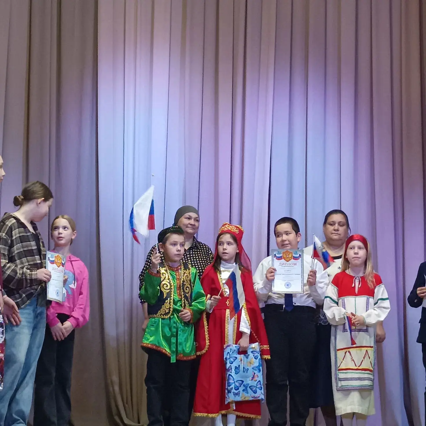 Привет!👋

Сегодня в Тугулымском Районном Доме Культуры прошел конкурс "Город Мастеров".

Ученики 4 