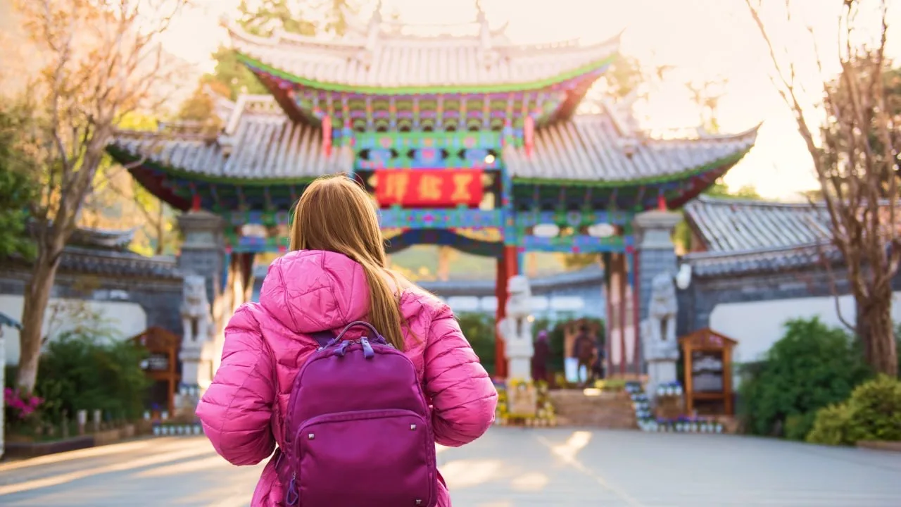 🇨🇳 Китай — одно из самых популярных направлений для поездок из России.

⛩Древние города, современн