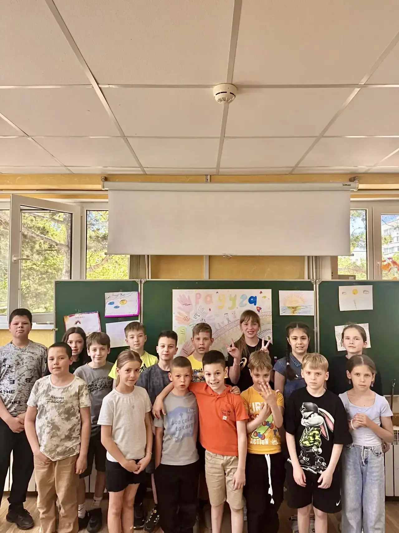 ☀️В нашем пришкольном летнем лагере проходят увлекательные занятия! Ребята гуляют, дышат свежим возд