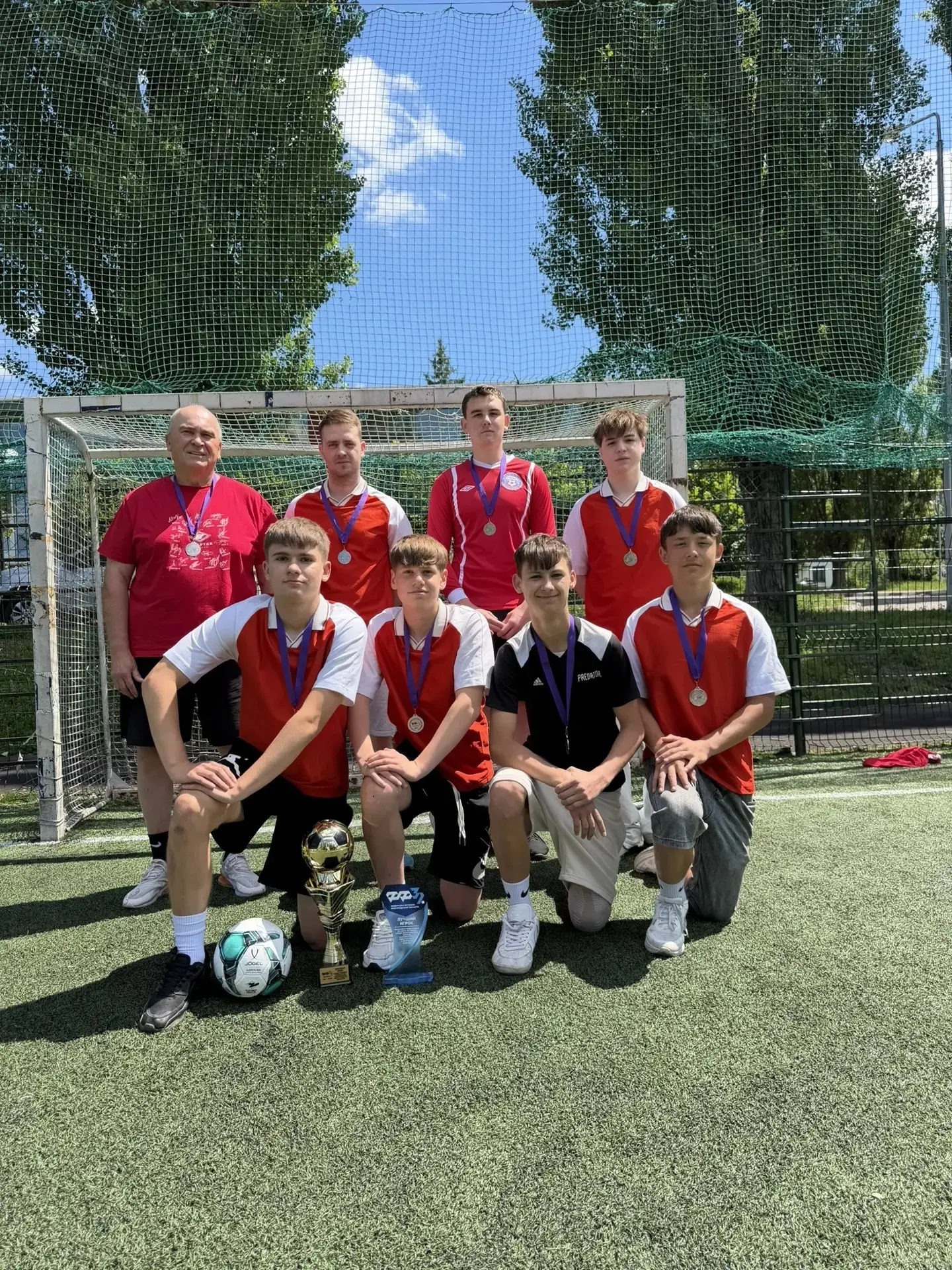 ⚽️⚽️⚽️
Футбольная команда спортивной школы №1 Шебекинского муниципального округа стала вице-чемпионо