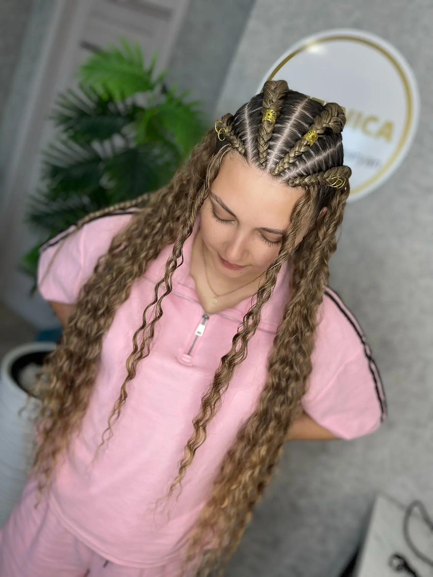 Брейды с кудряшками💕
🔹Занятость до 2,5ч 
🔹Срок носки индивидуально 1-14 дней;
🔹Стоимость данной 