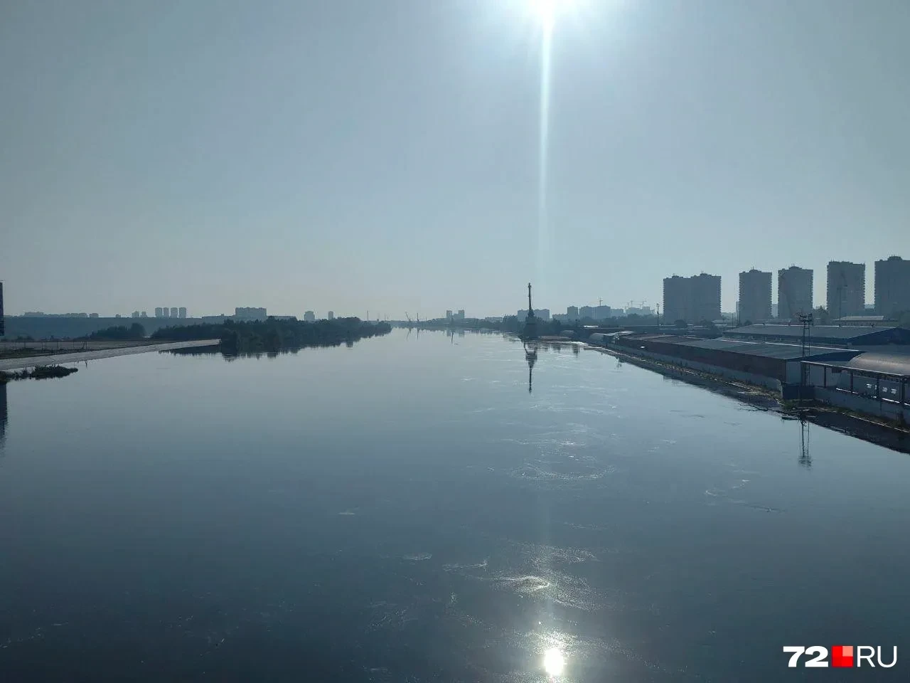 📍Лесобаза. О паводке говорит возводимая дамба на озере Оброчном. Тут укрепляют новый мост, а также 
