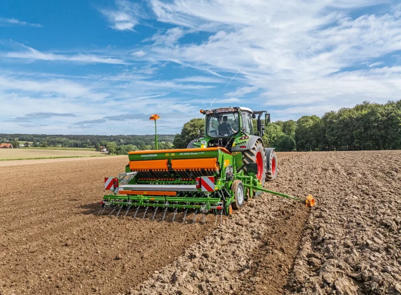 Прицепная сеялка D9 6000-ТС «Combi» от Amazone

Сеялка разработана специально для российского рынка 