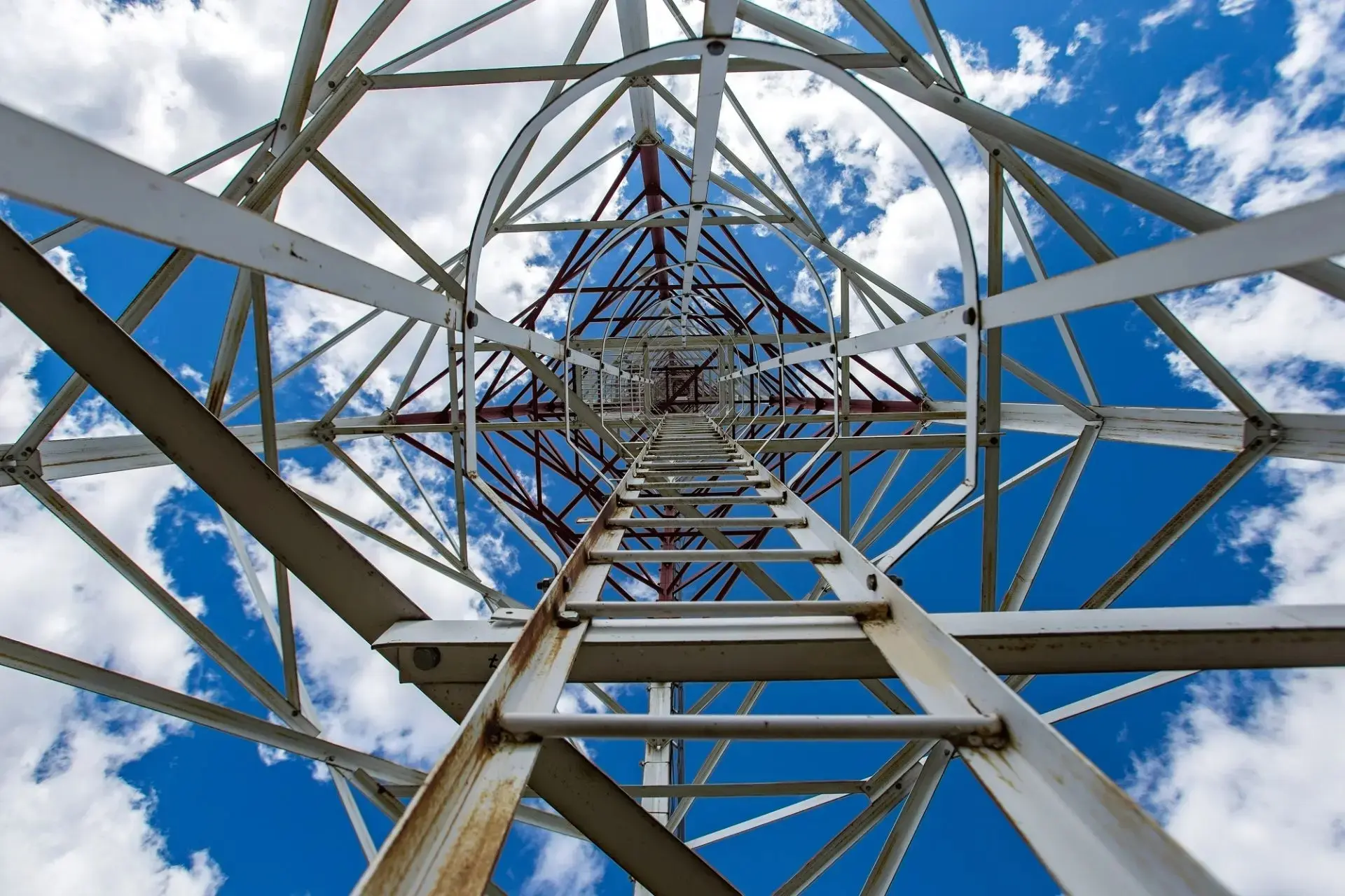 Новый магистральный канал между Россией и Китаем запустил МегаФон

По информации «МегаФон», совместн