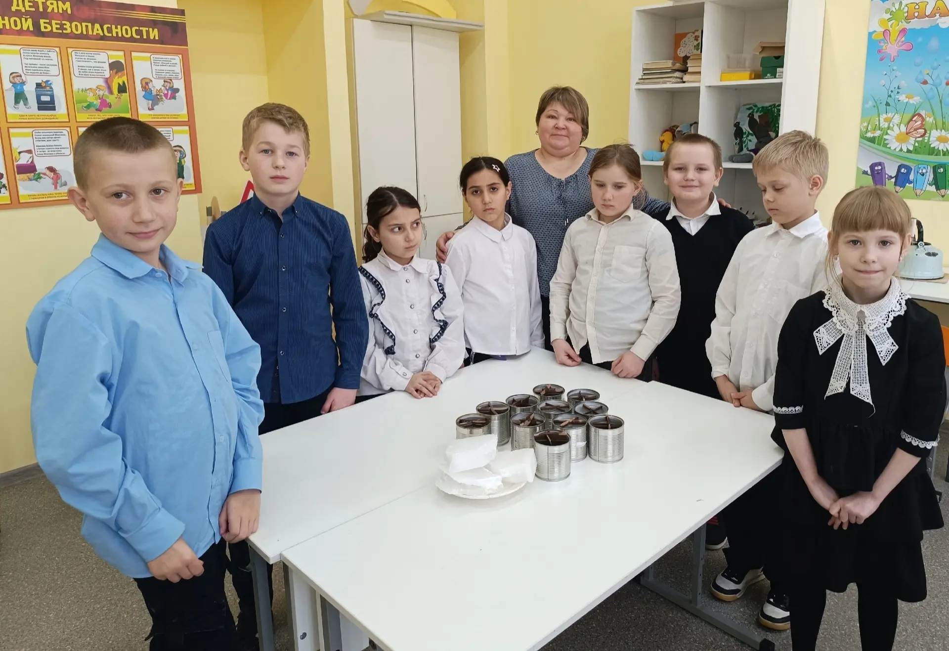 Учимся добру и помощи 🇷🇺

Воспитание патриотизма начинается с малых дел. Сегодня наши "Орлята Росс