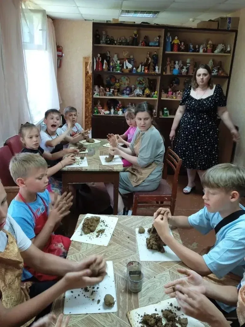 День 10 в ДОЛ «Здрайверы»: миссия «Будь с Россией!» — патриотизм, творчество и новые открытия!

Сего