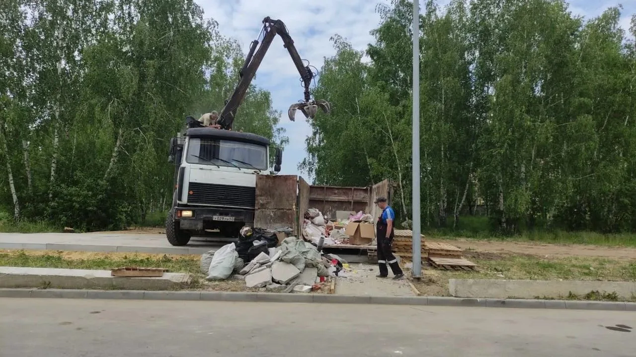 🛠️Почему теперь закрыты ворота у бункера для строительных отходов?

Мы закрыли ворота у бункера на 