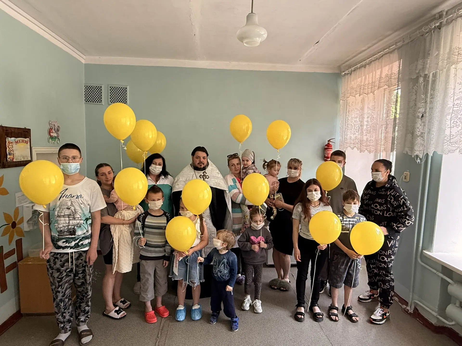 3 июня в честь Международного дня защиты детей настоятель храма Святителя Иоанна Златоуста протоиере
