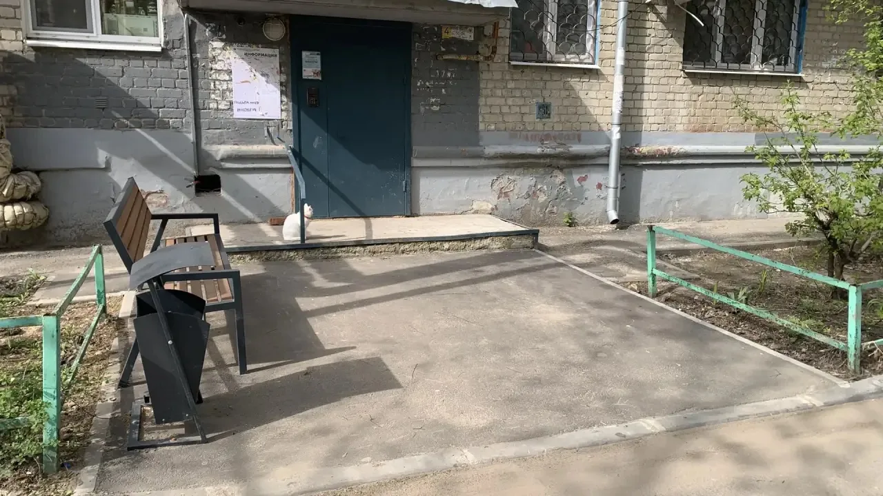 Добрый день, Уважаемые жители ! Сегодня проводится уборка придомовых территорий