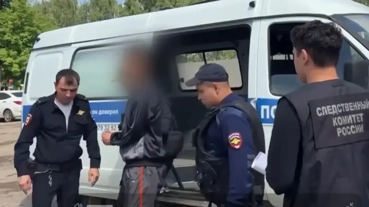 В Башкирии около супермаркета обнаружен мертвый подросток

Трагедия произошла в селе Кандры: неподал