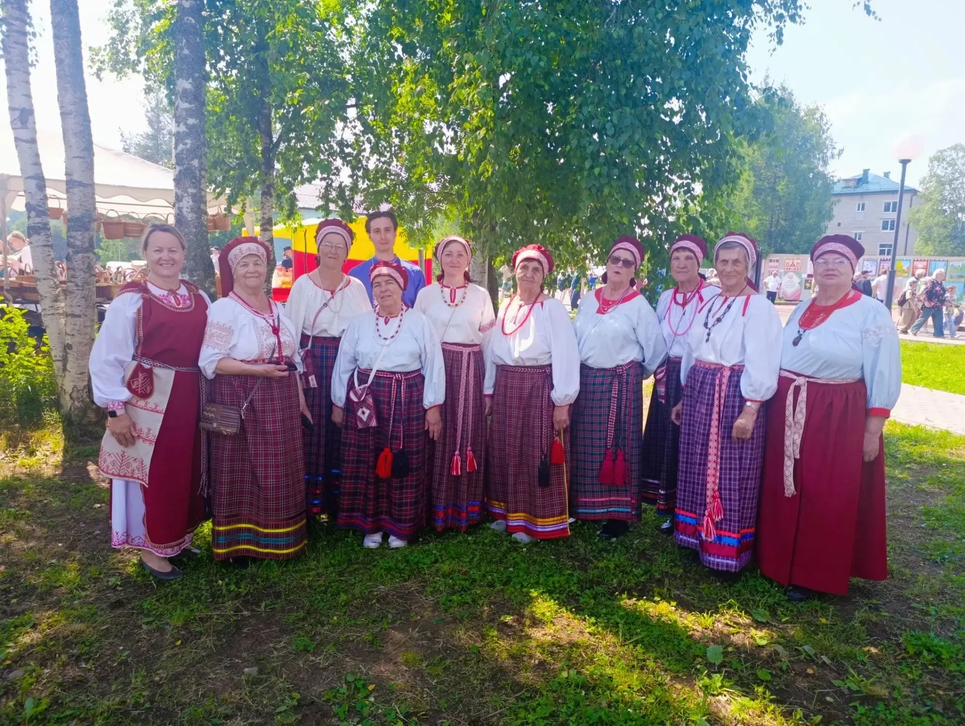 🌿 На выходных в селе Винницы было шумно и весело: к побережью реки Оять на праздник «Древо жизни» п