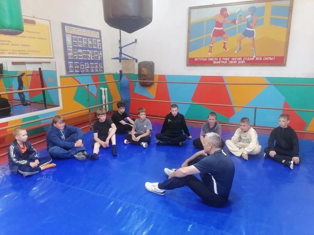 В преддверии летних каникул тренера-преподаватели провели с воспитанниками беседы о безопасности «Мо