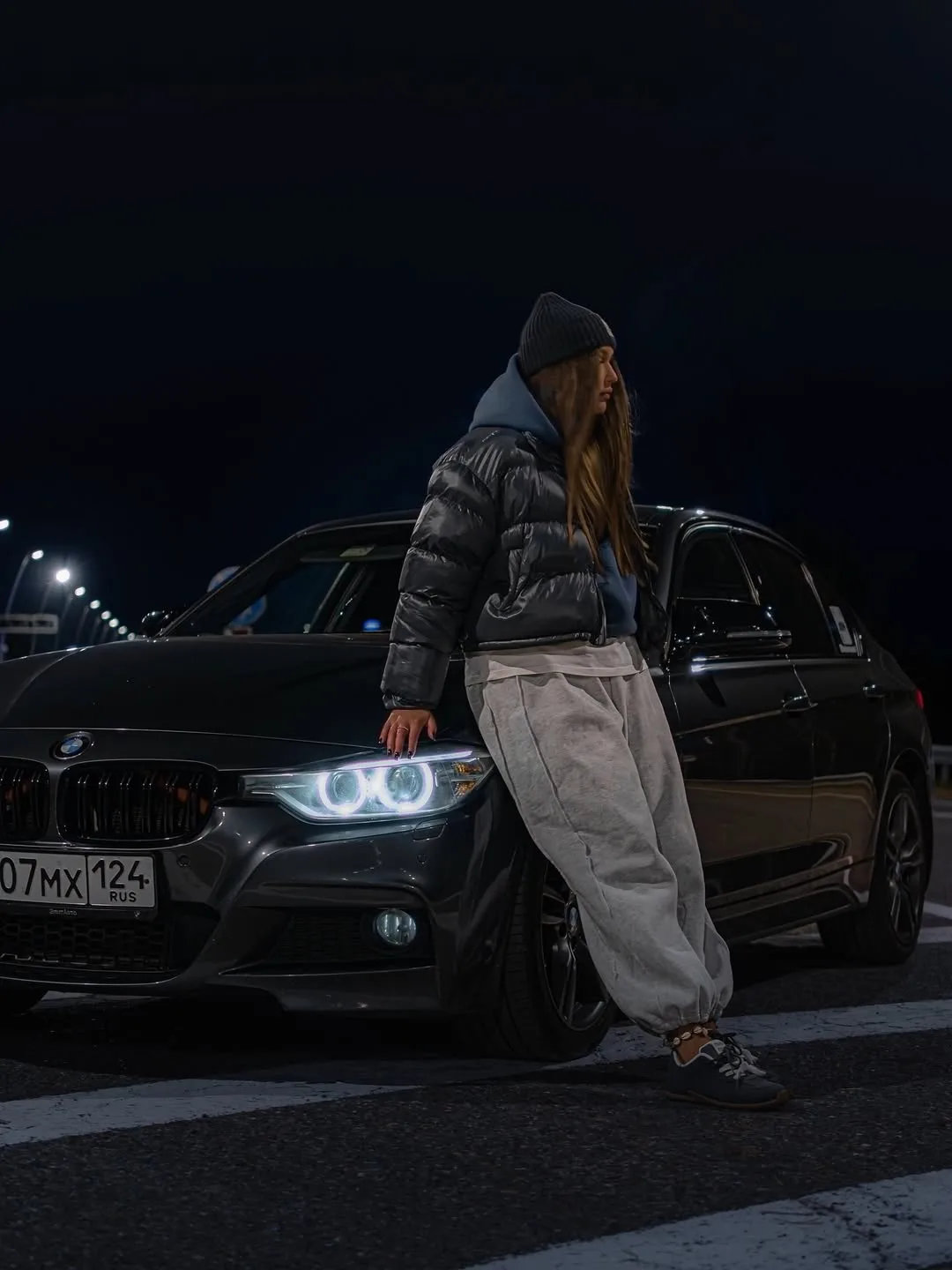Кого выберешь? 

🔥 - Девушка
❤️ - Би эм дабл ю
