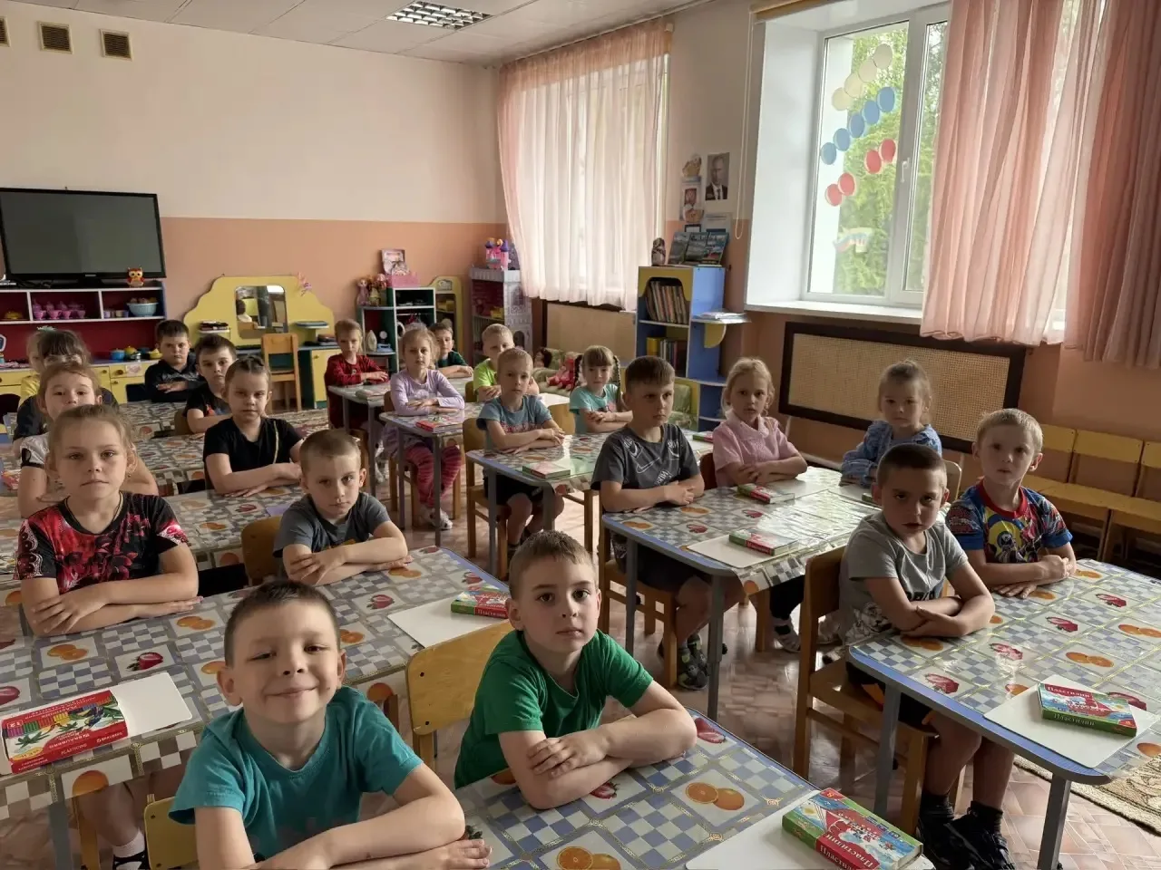 Сегодня ребята группы «Умка» вместе с воспитателем Божко Н. И. на занятии по лепке создавали 🐢 «Чер