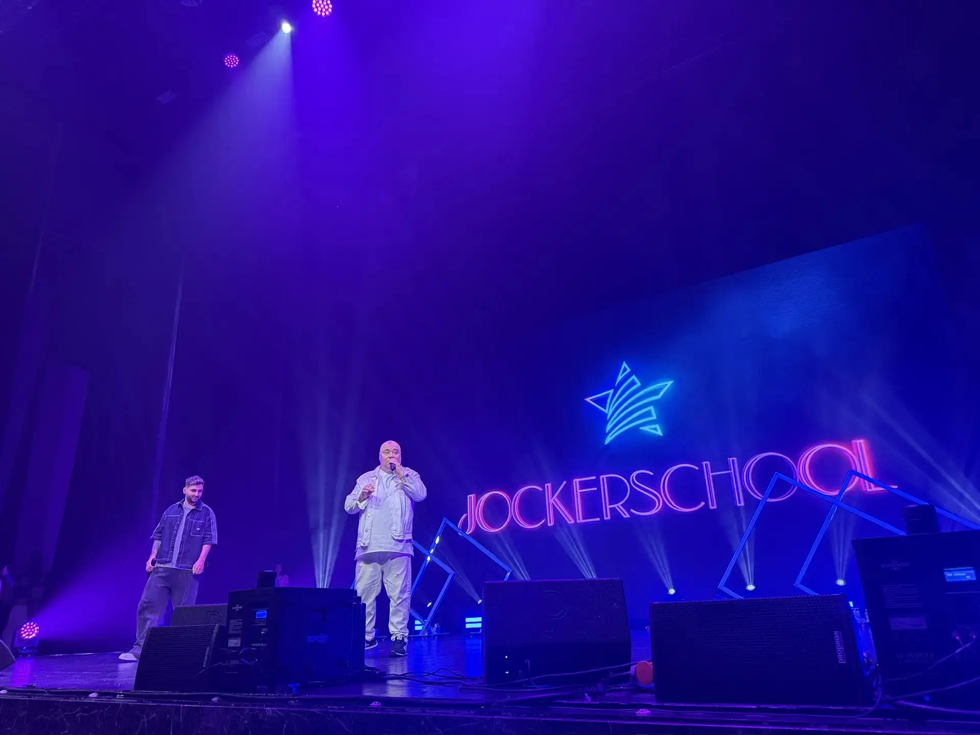Звездный юбилей - ученики Школы 1000 на концерте «JockerSchool»
 
💫Накануне состоялся грандиозный ю