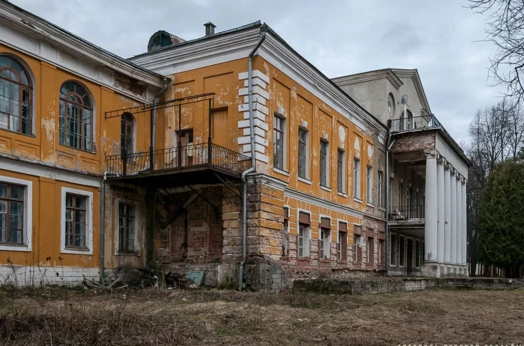 Поместье Суханово – одна из немногих усадеб Подмосковья, где сохранилось большое количество памятник