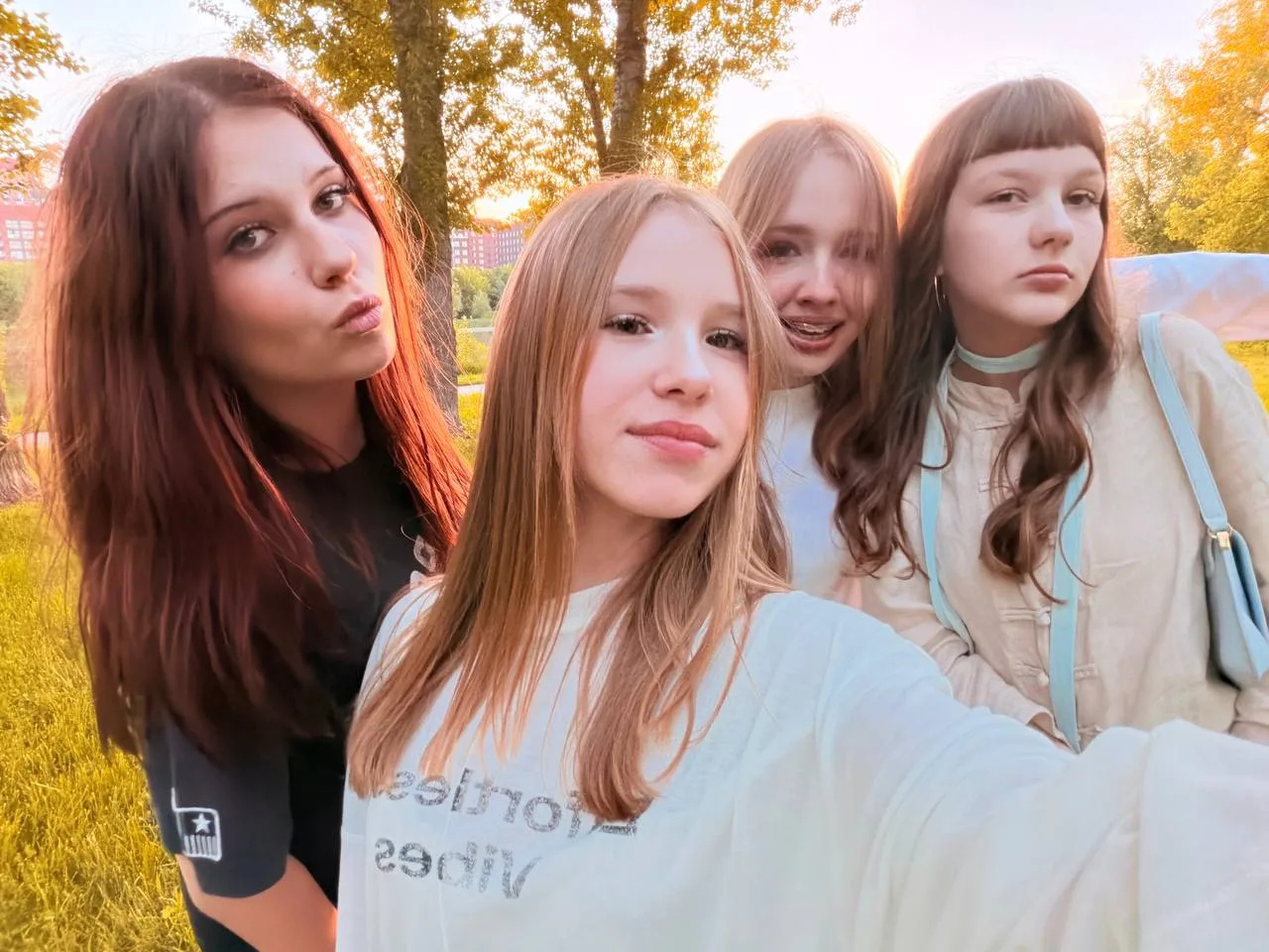 фотки с подружками на закате - самое красивое, что может быть😍😍😍