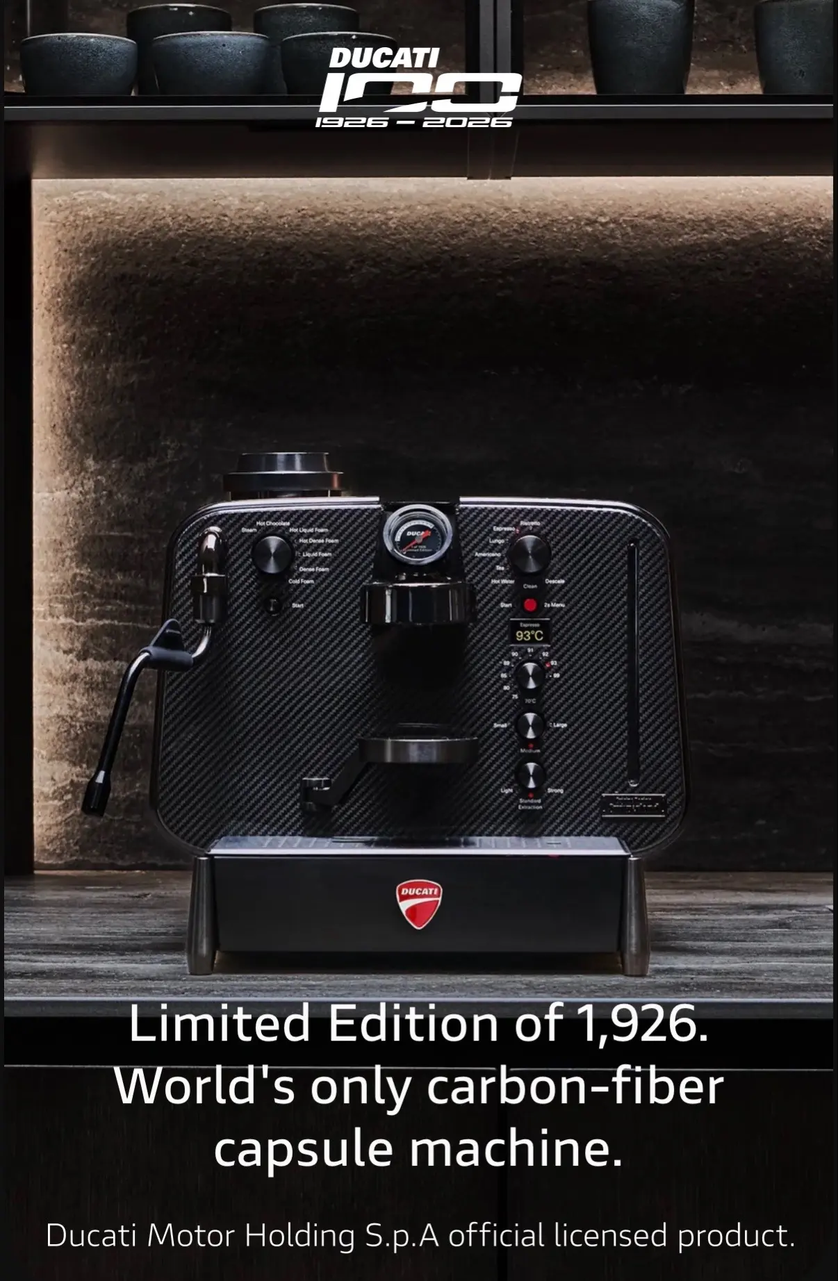 Ducati совместно с Cuisine Barista выпустили кофемашину из карбона.
Всего 1926 штук - в честь года о