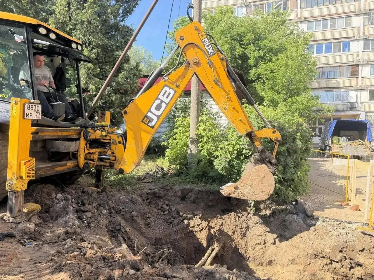 В Видном продолжается обновление системы теплоснабжения. Активные работы по разработке траншеи ведут