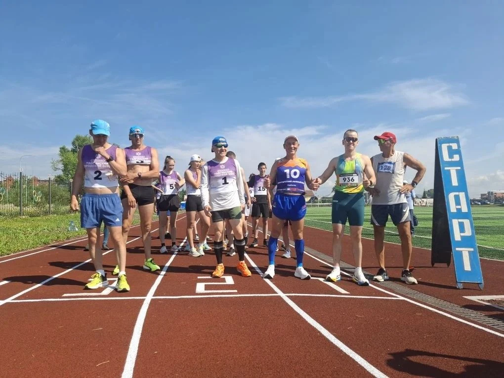 🏁 Легкоатлетический пробег 13 июня: триумф скорости и воли! 🏁Вчера на нашем стадионе было жарко — 